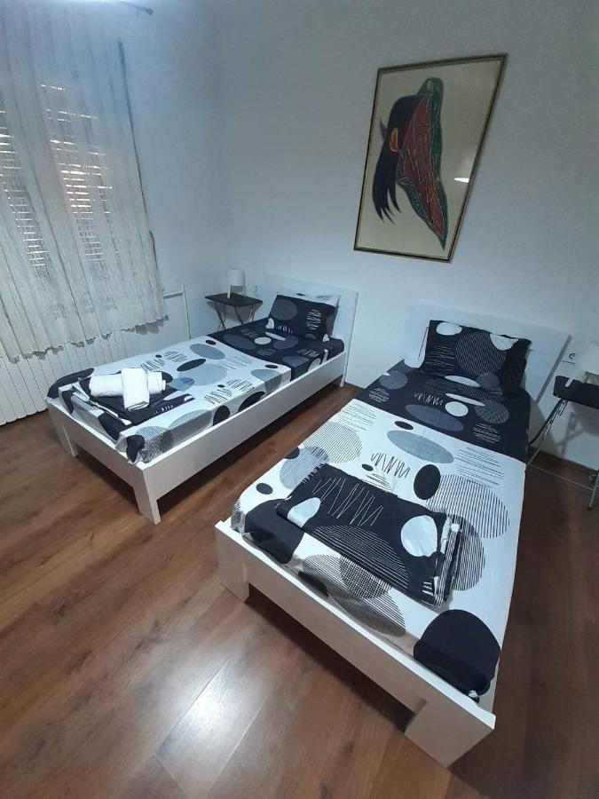 Double M City Center Apartments Skopje Buitenkant foto